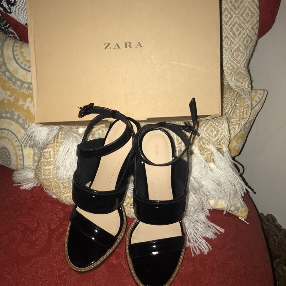 Patent Leather pumps